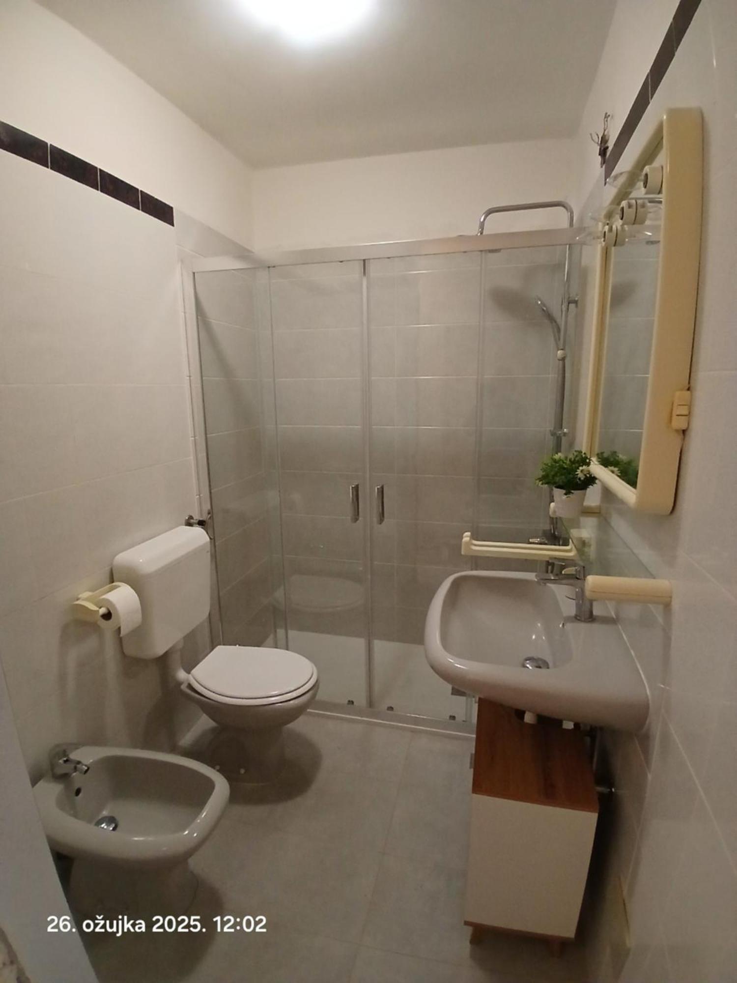 Apartments Sea And Sun Рабац Екстериор снимка